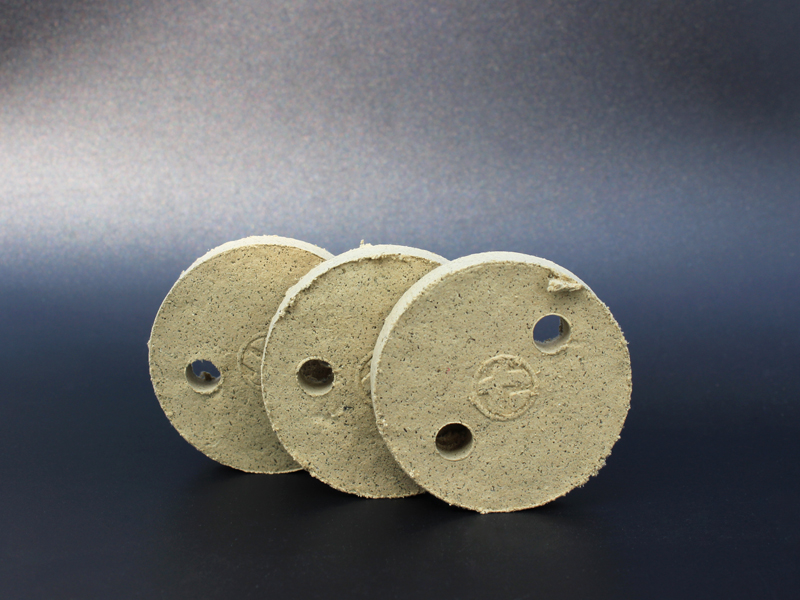 威县艾绒饼圆形双孔5.3*0.6CM